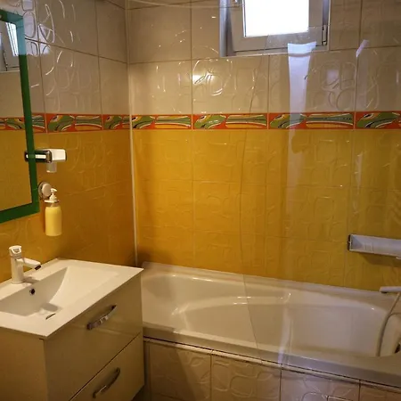 아파트 Apartament Cu Terasa Si Gratar Năvodari