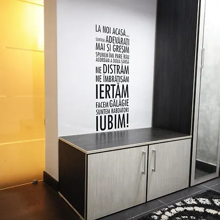 Apartament Cu Terasa Si Gratar 아파트 Năvodari