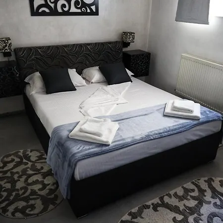 Apartament Cu Terasa Si Gratar 아파트 Năvodari