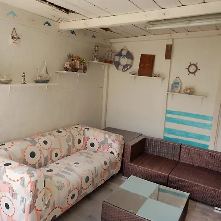 Apartament Cu Terasa Si Gratar 아파트